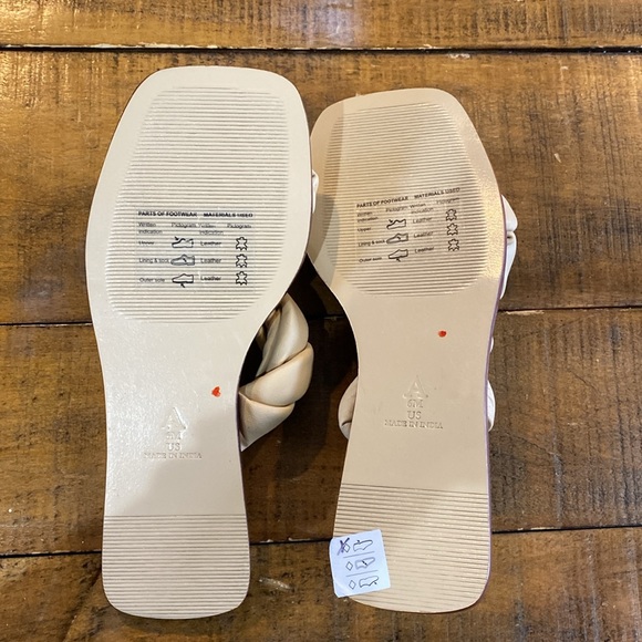 Anthropologie puffed twisted slides - Picture 3 of 4